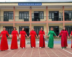 Trường PTDTBT THCS Keo Lôm chào mừng Ngày Quốc tế Phụ nữ 8/3 và Tuần lễ áo dài